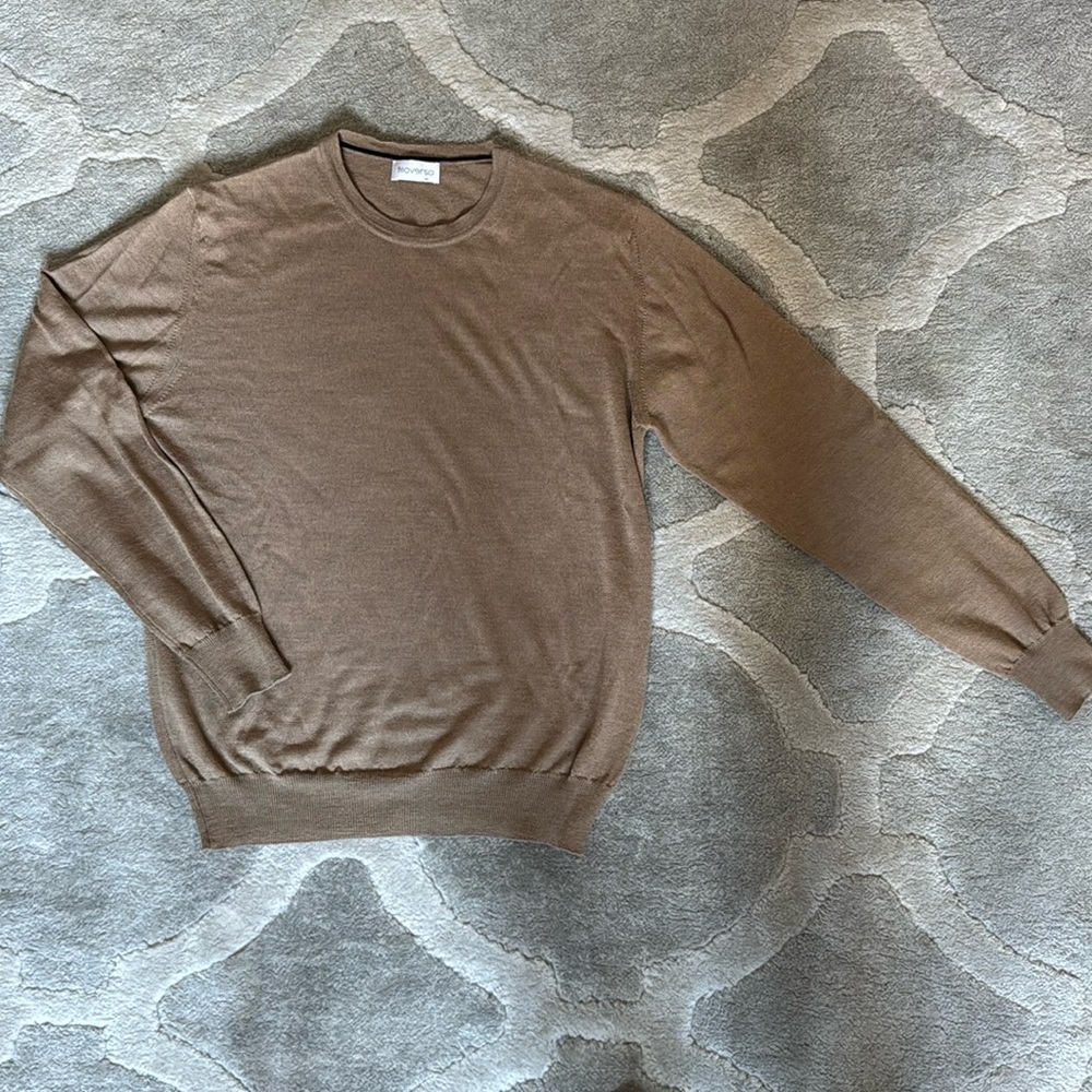 Men’s crewneck sweater (100% merino wool)